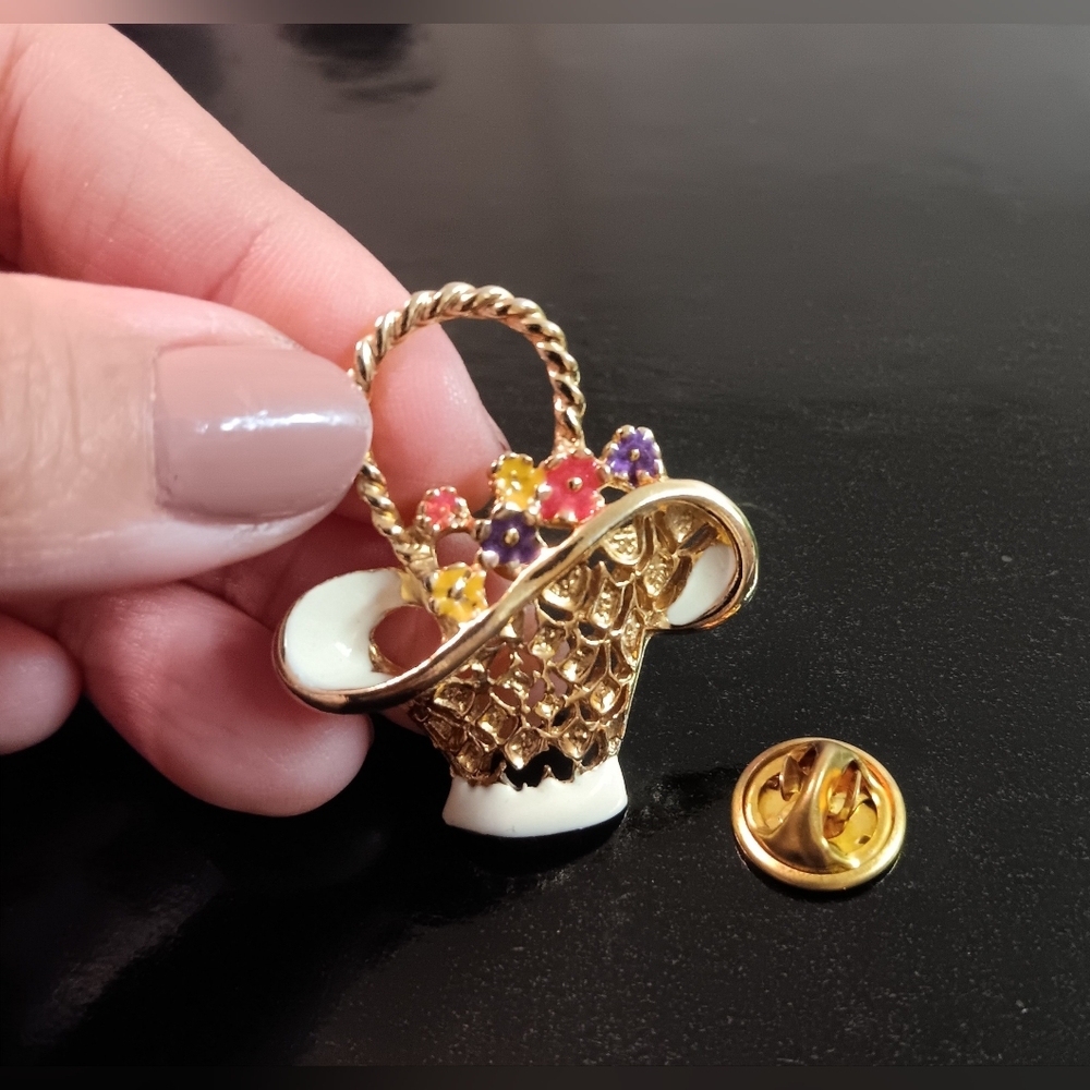 Flower Basket Brooch Vintage Spring Easter Gold Tone Yellow Pink Floral